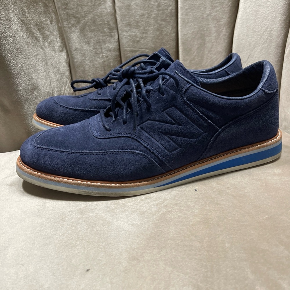 New Balance Men's Dark Blue Suede Sneakers